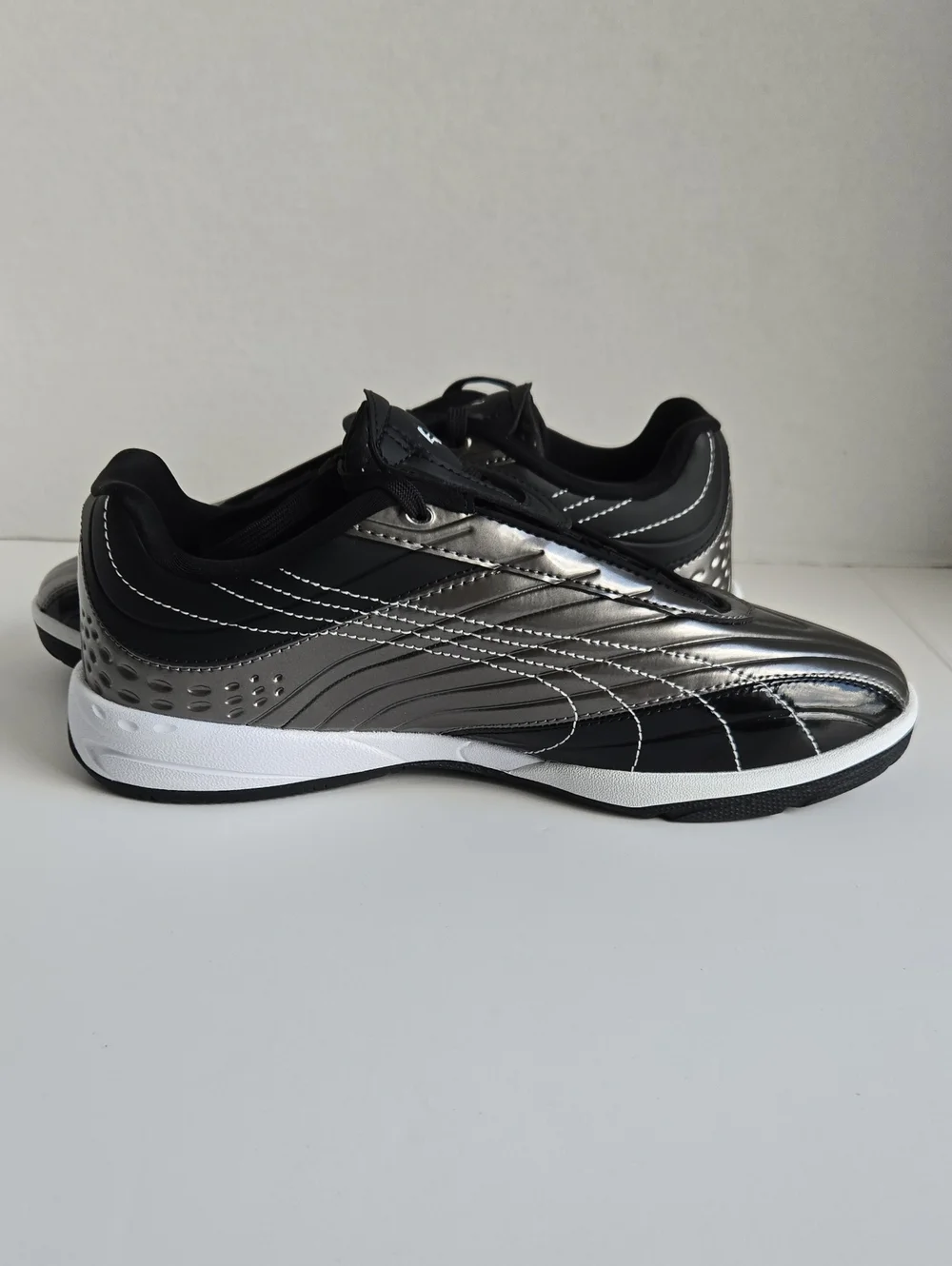 NIB Puma V-S2 Goalgetter Jr Sneakers Metallic Silver Black Size 6 Big Kid